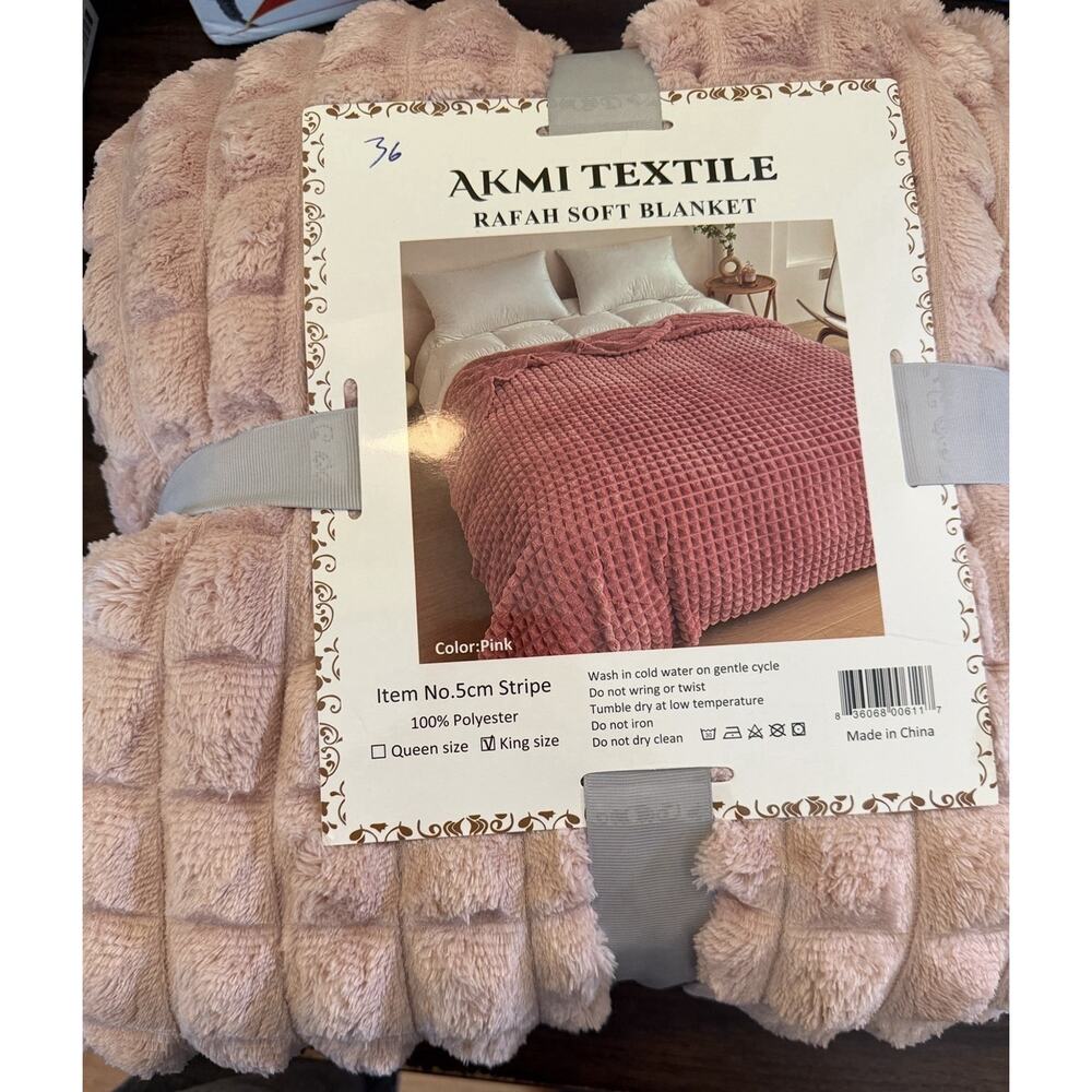 NEW Akmi Textile Rafah Soft King Size Blanket – Plush Pink Bubble Fleece